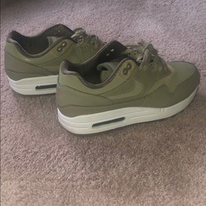 Women’s Air Maxes
